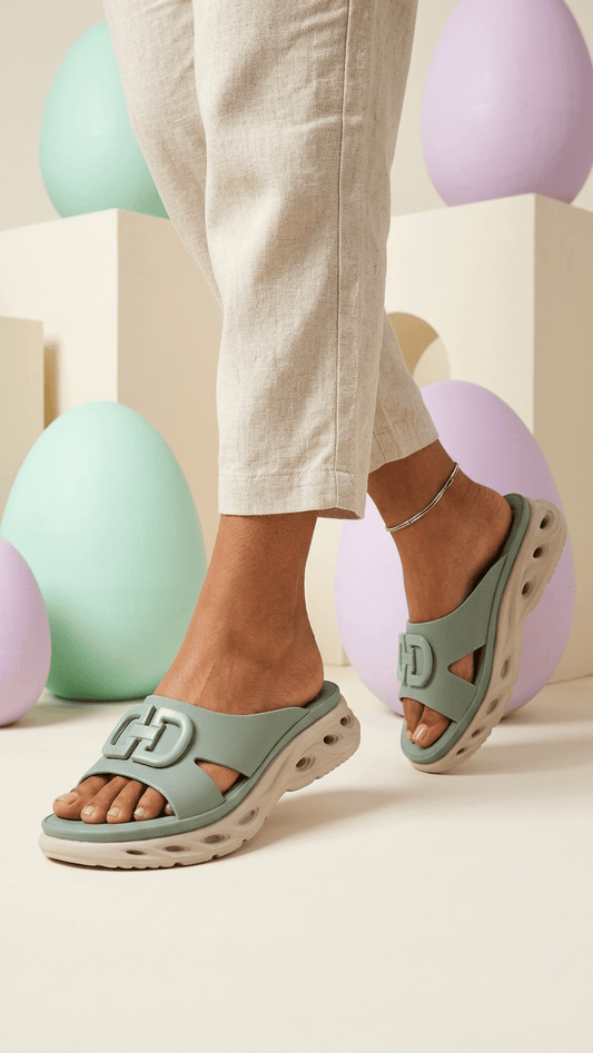 Women Wave Sole Sliders