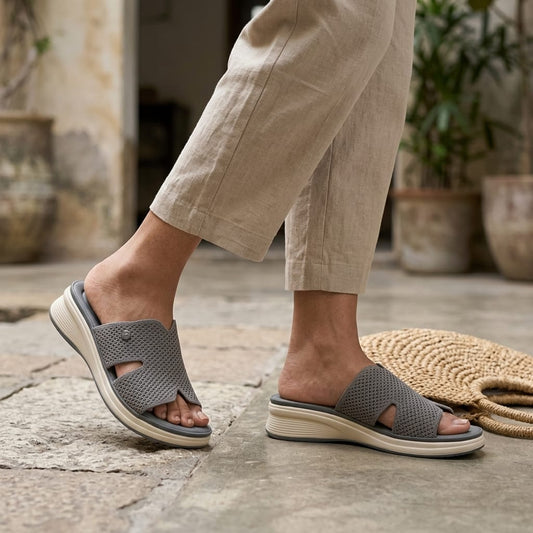 Lightweight synthetic Slider for Women