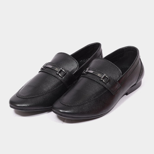 Zillionaire Textured Leather Casual Loafers for Men