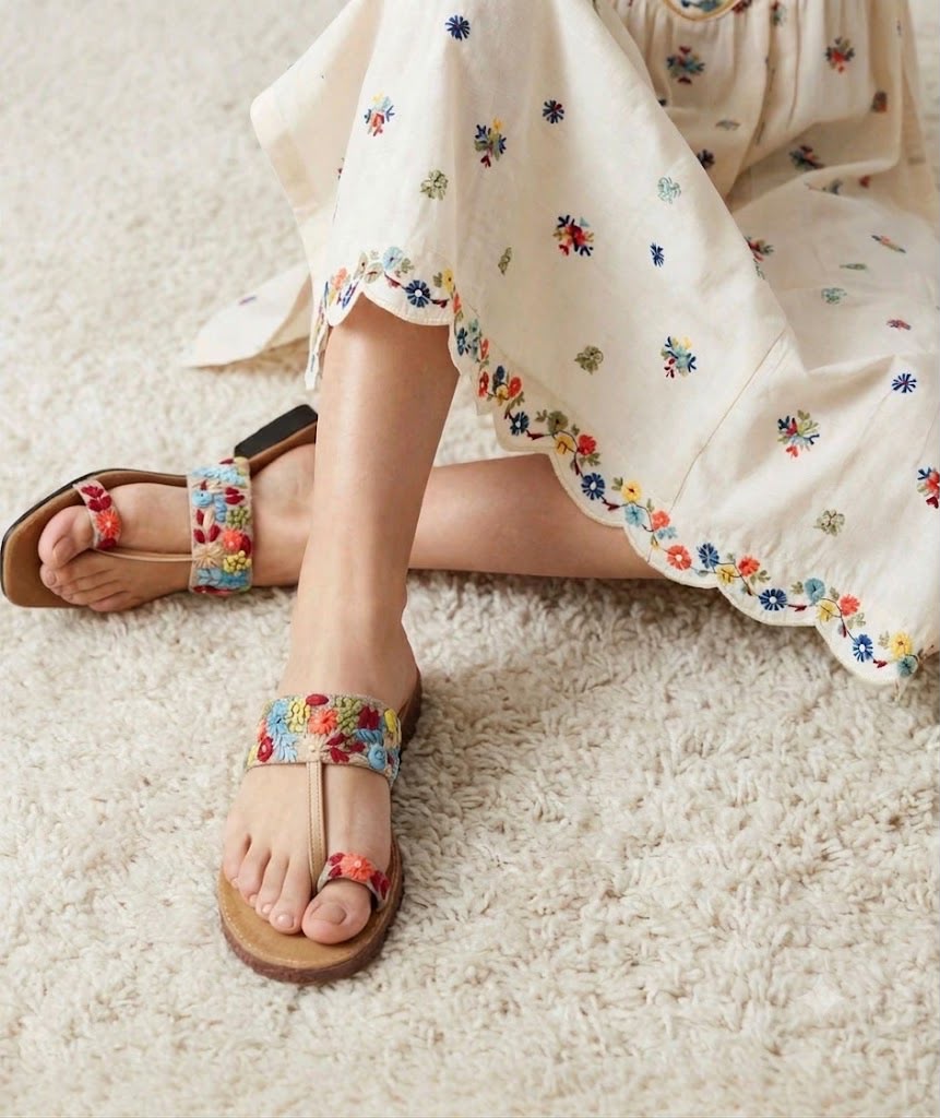 Multicolour Floral Kadhai Toe Ring – Festive Sliders for Women